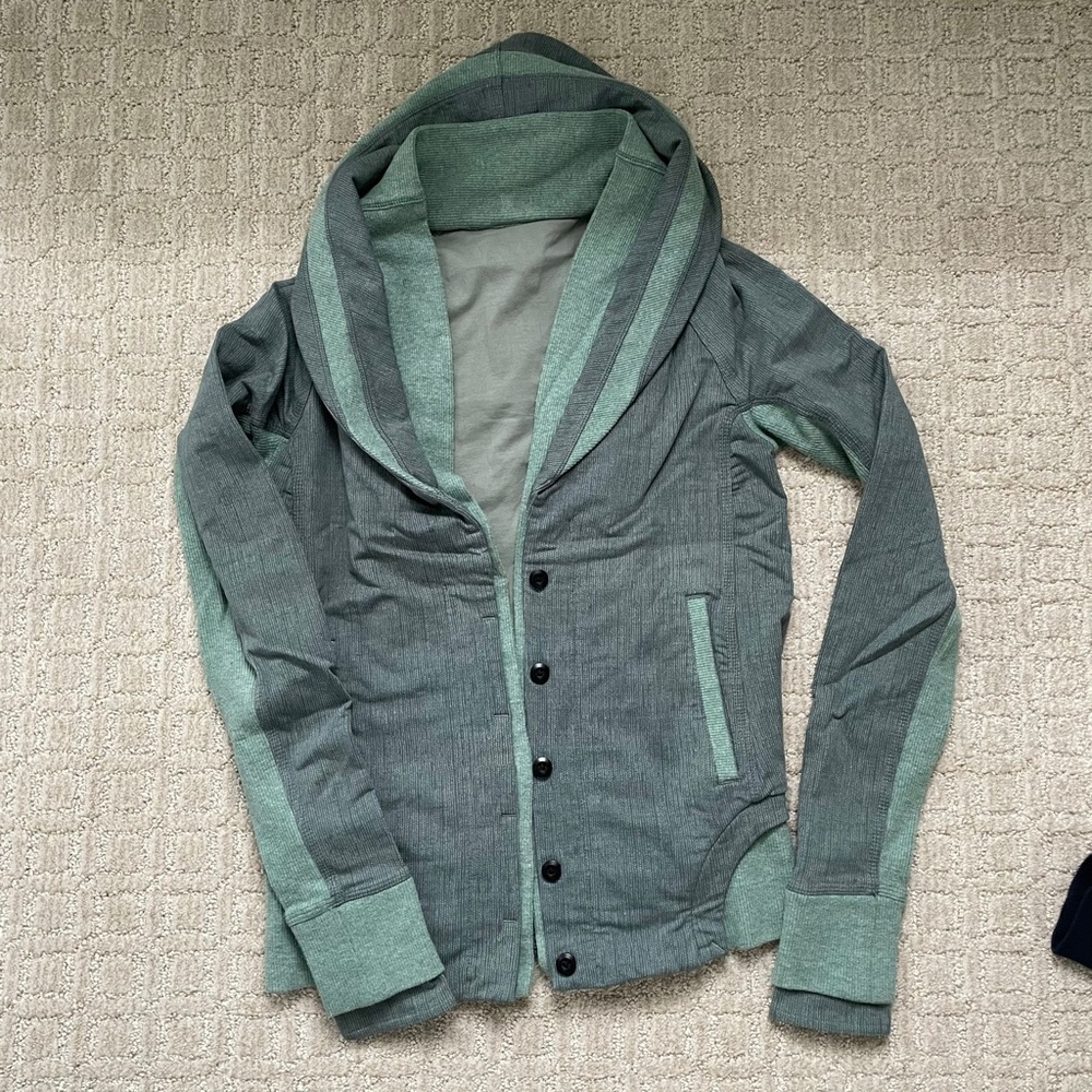 Lululemon sweater (size 2)